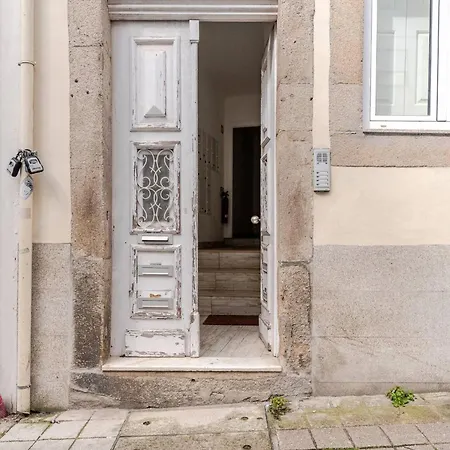 Cozee Bonjardim Apartment *